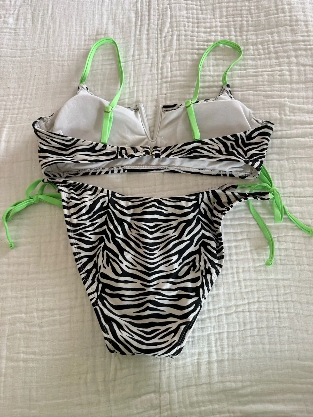 Xhilaration V-Wire Bralette Bikini Top and High-Leg Side-tie Bottoms Size Large